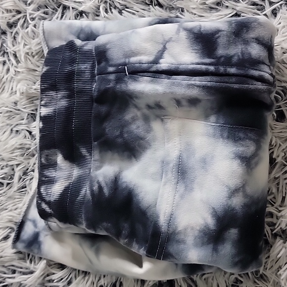 Tye dye Short 🤍 - Picture 8 of 9